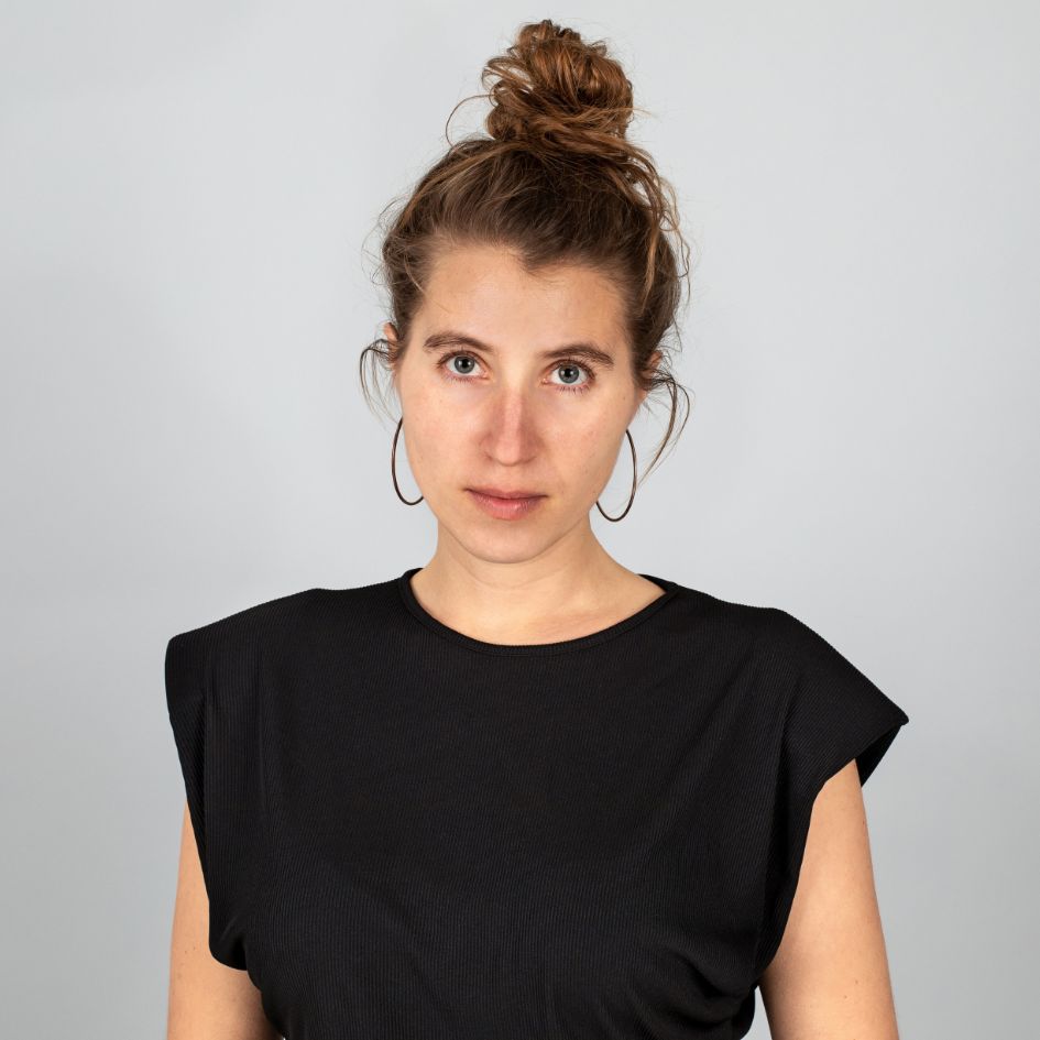 A headshot of musician Charlotte Greve